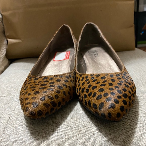Leopard-Print Wedge Heels (Size 7) - Picture 2 of 4